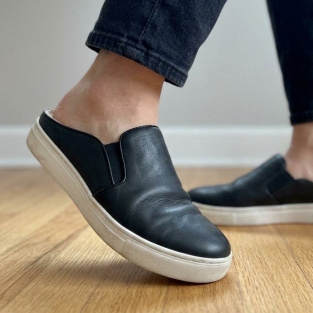 Vionic Women's black sneaker mule leather everyday comfort size 7.5